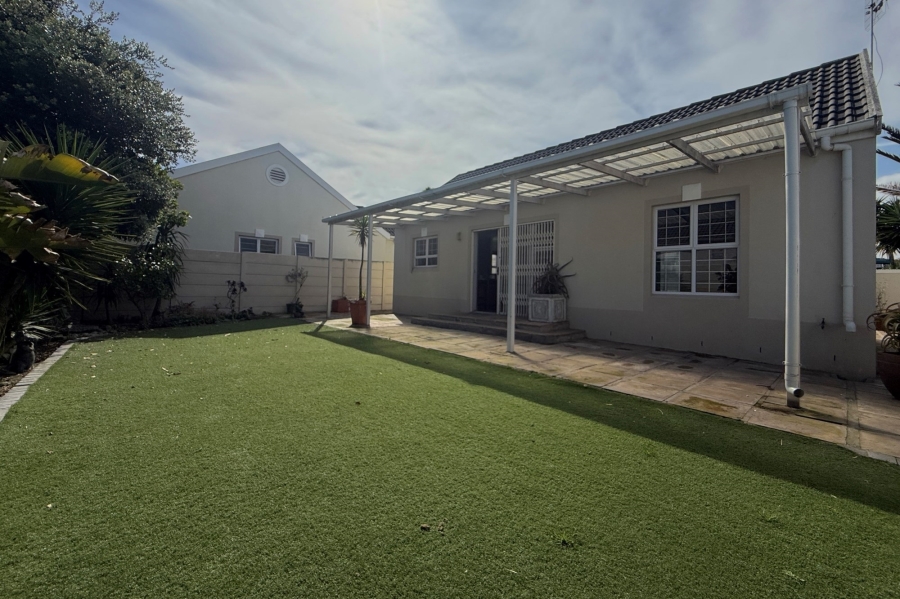 To Let 2 Bedroom Property for Rent in Sunningdale Western Cape